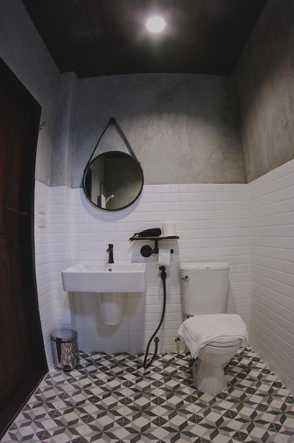 The Local Ari Hostel Bangkok Buitenkant foto