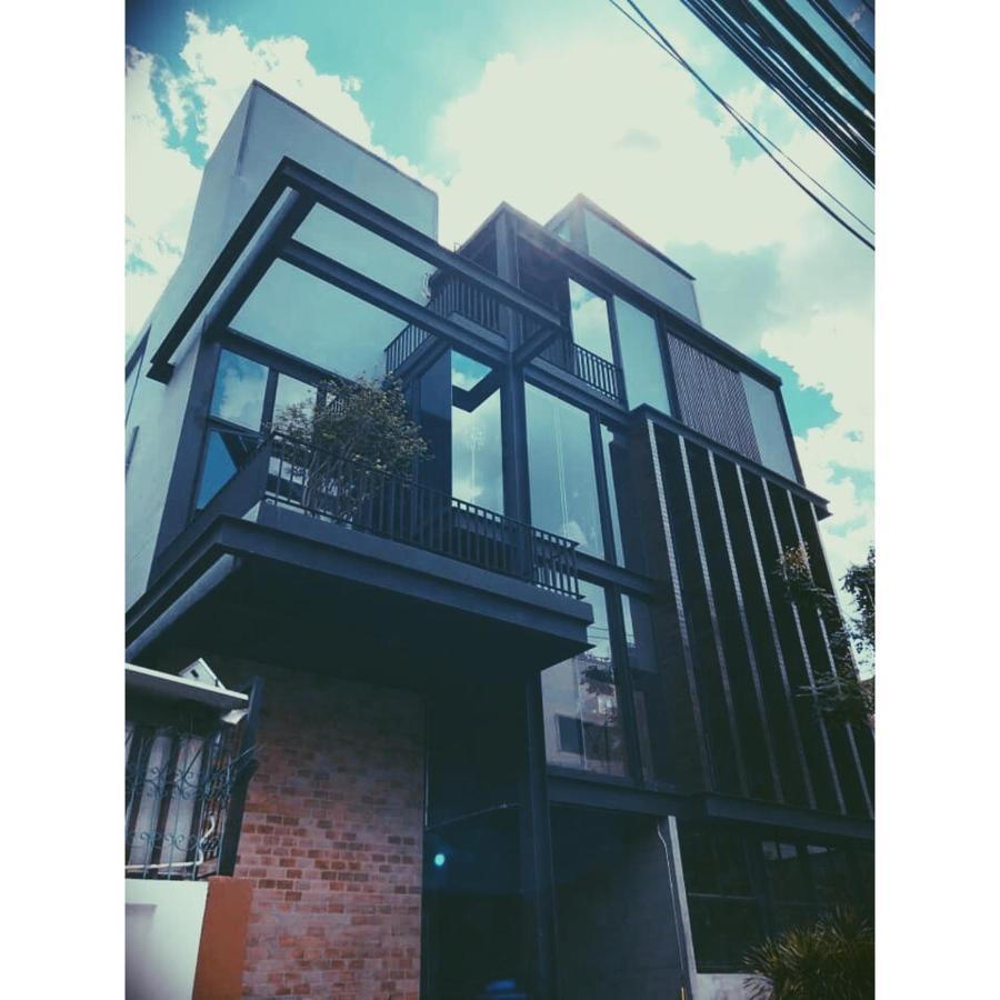 The Local Ari Hostel Bangkok Buitenkant foto