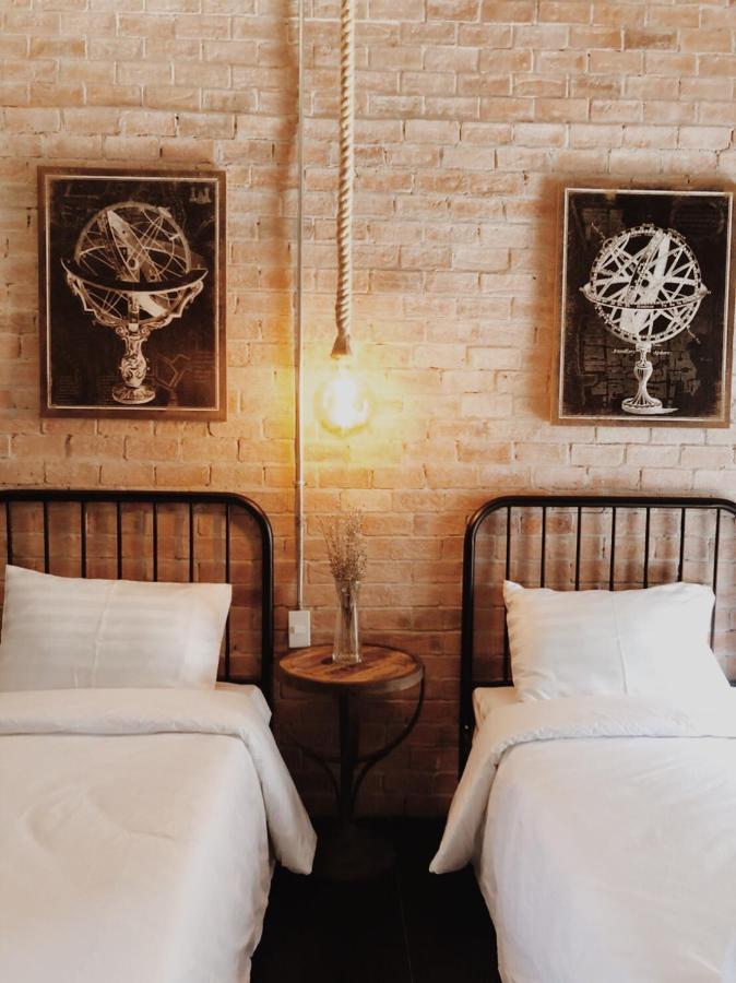 The Local Ari Hostel Bangkok Buitenkant foto